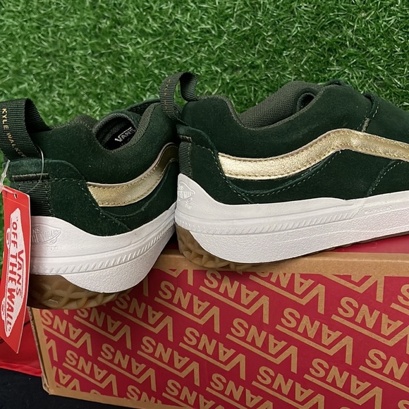 Vans Kyle Pro 2
(Shake Junt) Forest/Gold
VNOA4UW30WC
WMNS sneakers - Picture 15 of 16